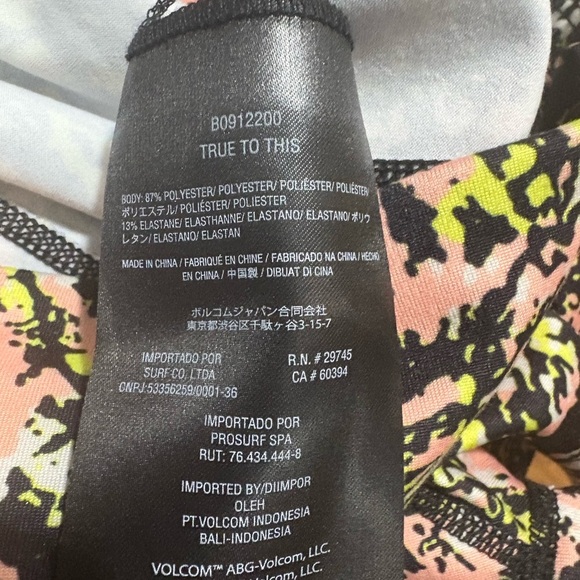 Volcom Women's Pink and Yellow Patterned Bike Shorts size small - Picture 2 of 4